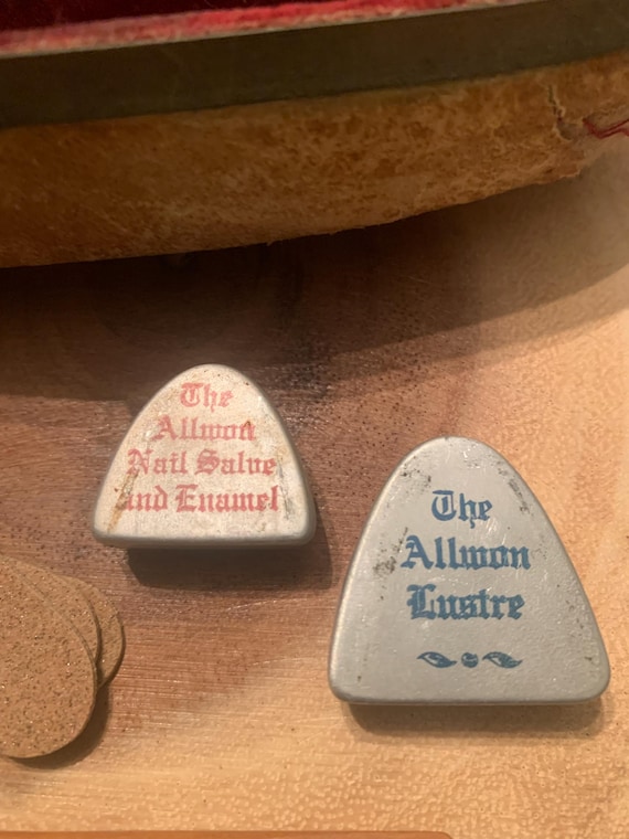 1909 Allwon nail buffer with compartments Edwardi… - image 6