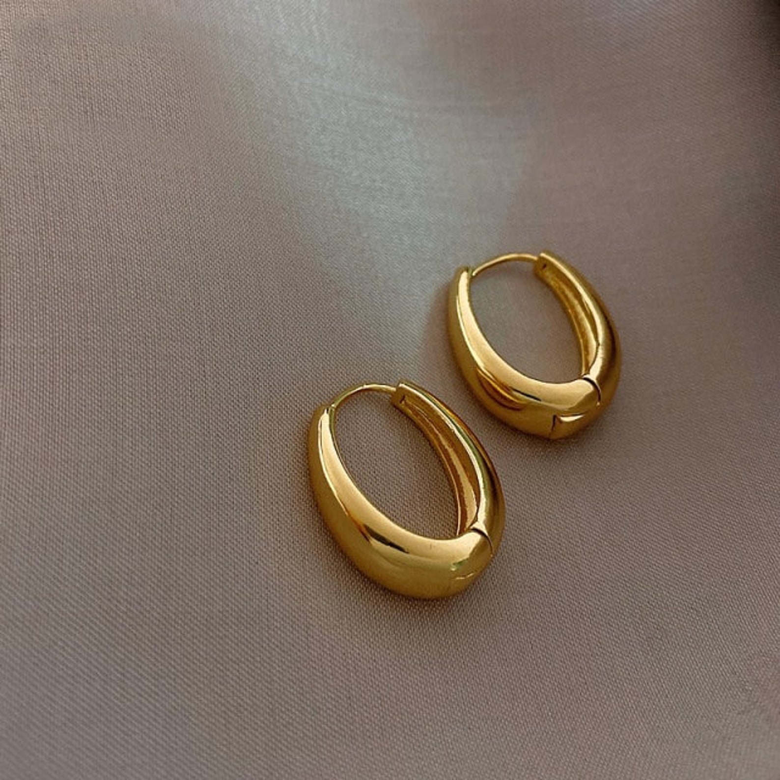 18K Gold Earrings Oval Gold Hoops Minimalist 18k Gold - Etsy