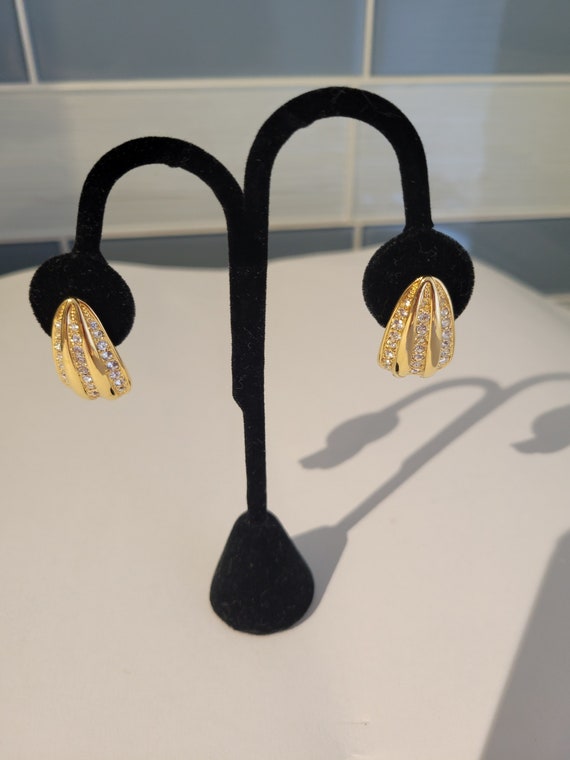 Earrings, pierced - image 1