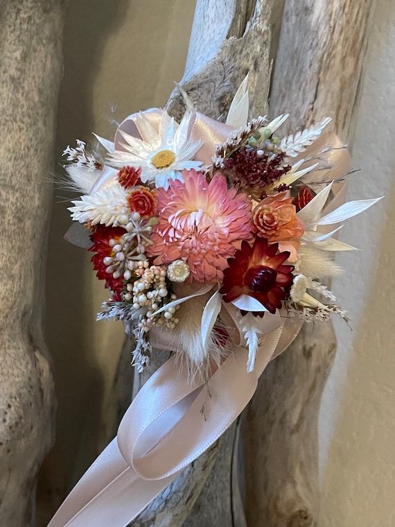 Wrist corsage hotsell bracelet michaels