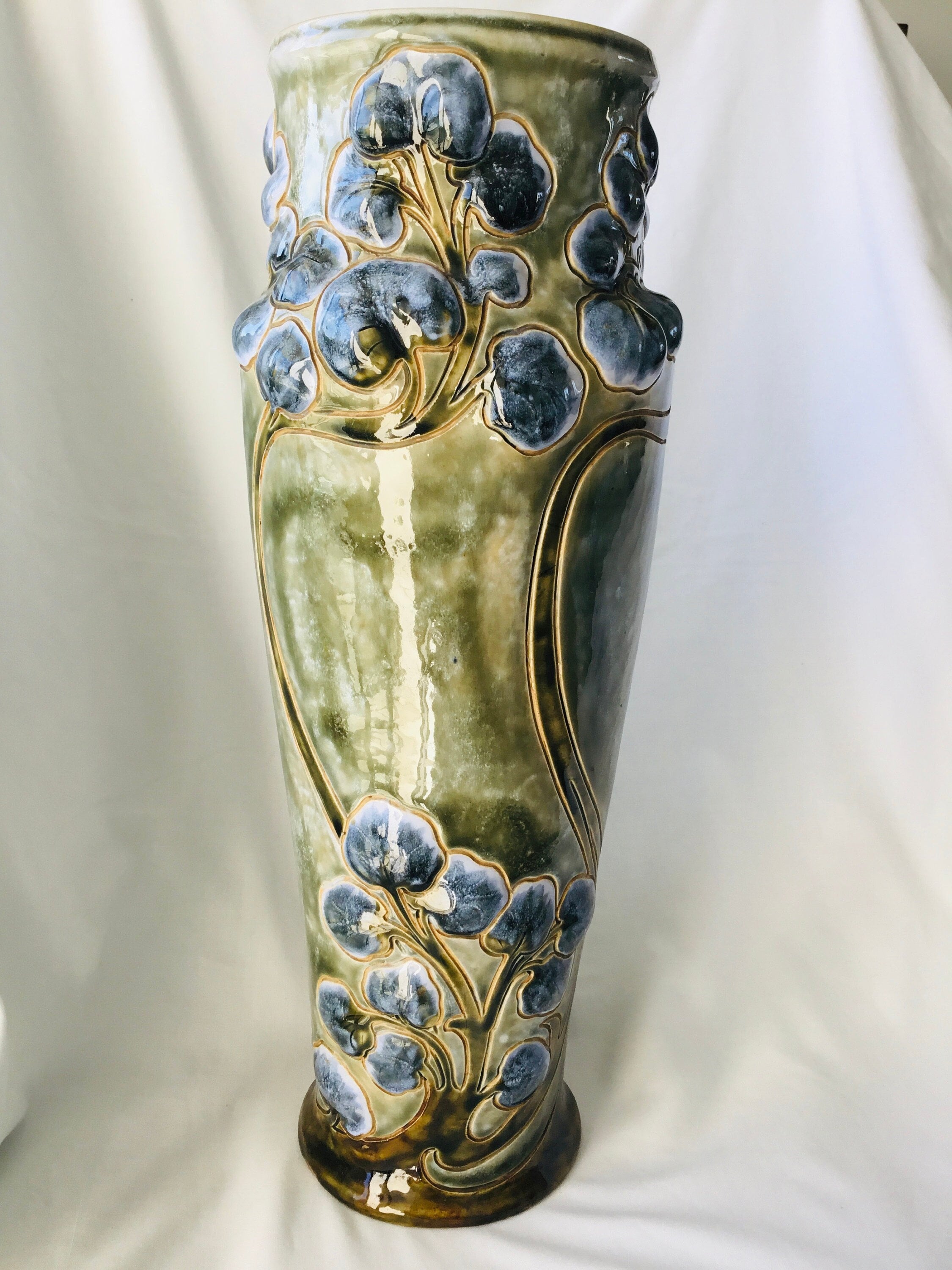 Royal doulton vases discount
