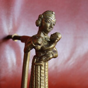 Bastar Dhokra Cast Brass Bronze Mother and Child Drawer Handle Handcrafted Eastern Tribal Figural Cabinet Pull image 6