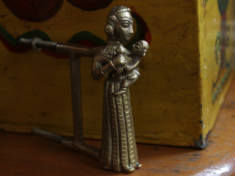 Bastar Dhokra Cast Brass Bronze Mother and Child Drawer Handle Handcrafted Eastern Tribal Figural Cabinet Pull image 7