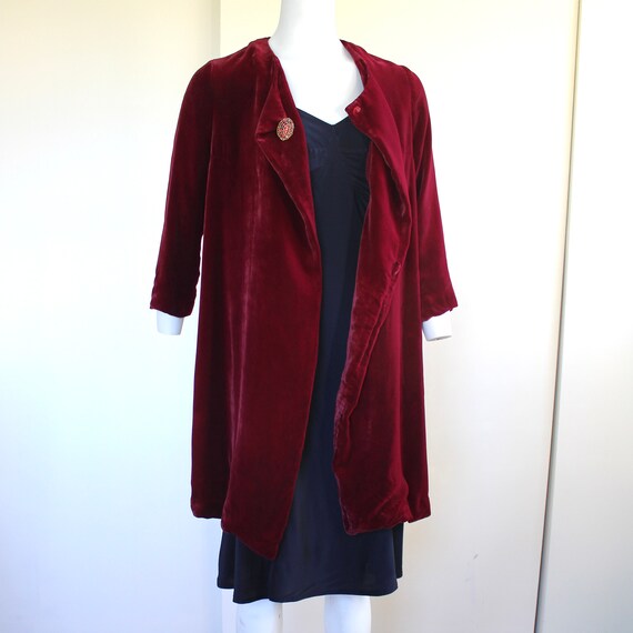 1930s Raspberry Silk Velvet Draped Coat - Scheibl… - image 6