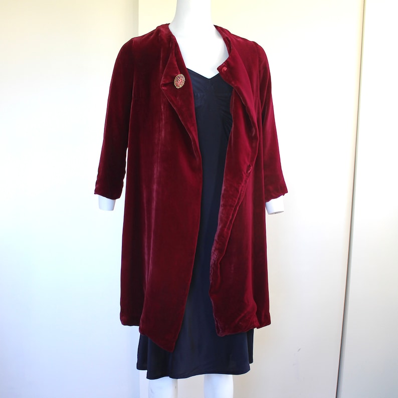 1930s Raspberry Silk Velvet Draped Coat Scheibler Made in West Germany Small image 6