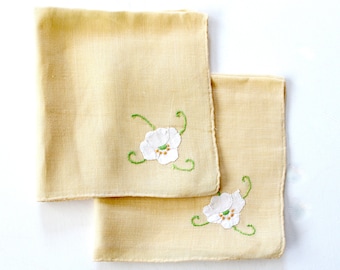 1940s Hand Embroidered Appliqué Linen Handkerchief - Matching Pair