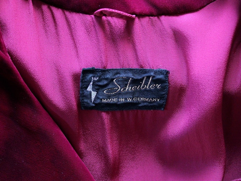 1930s Raspberry Silk Velvet Draped Coat Scheibler Made in West Germany Small image 10