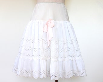 1950s Tiered White Cotton Eyelet Lace Petticoat - Saramae Lingerie Deadstock - Small