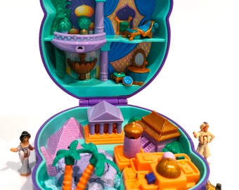 Complete- Disney Polly Pocket Aladdin Jasmine Carpet Playcase