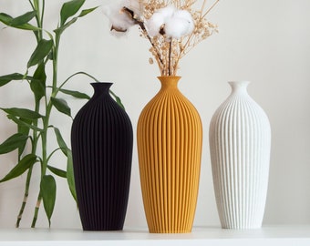 Minimalist Bud Vase for Nordic Shelf Decor as a Modern Housewarming Gift - Nardus