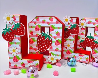 Letra 3D de morango, decoração de festa de morango, decoração de aniversário de morango, centro de mesa de morango, tema de morango, primeiro aniversário de frutas vermelhas