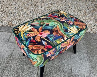 Fußstütze Iguana modernes Design mit grüner Zierleiste