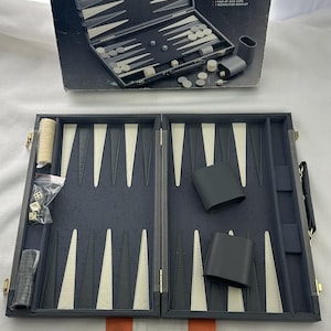 Deluxe Suede Backgammon Set 15" x 10" Gray/White Complete Great Condition FREE SHIPPING