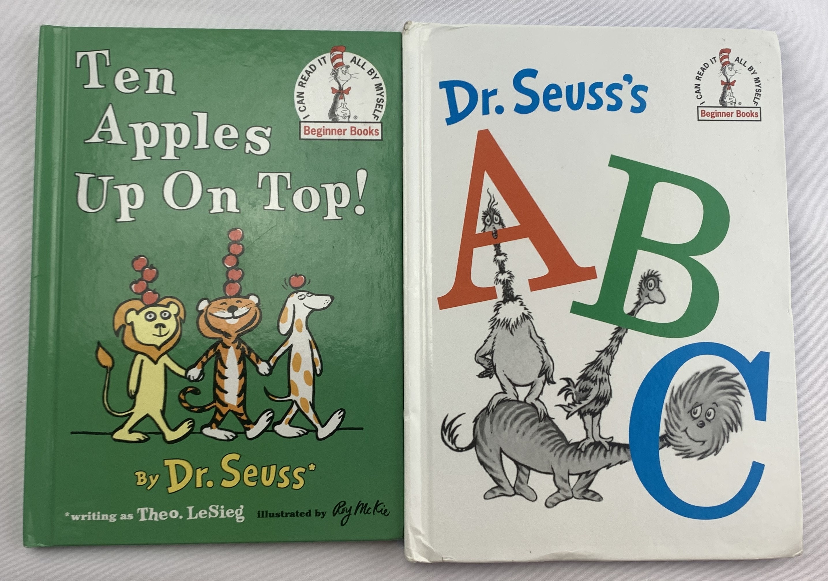 Dr. Seuss's ABC Game Complete Great Condition, 4 Books, 2
