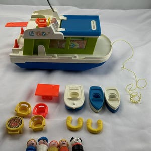 1972 Fisher Price Little People Play Family House Boat #985 in