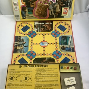 1976 FBI Crime Resistance Game by Milton Bradley Missing Booklet Great Condition FREE SHIPPING