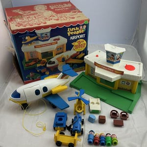 1990 Fisher Price Little People Airport #2502 Complete Set Clean Good Condition FREE SHIPPING