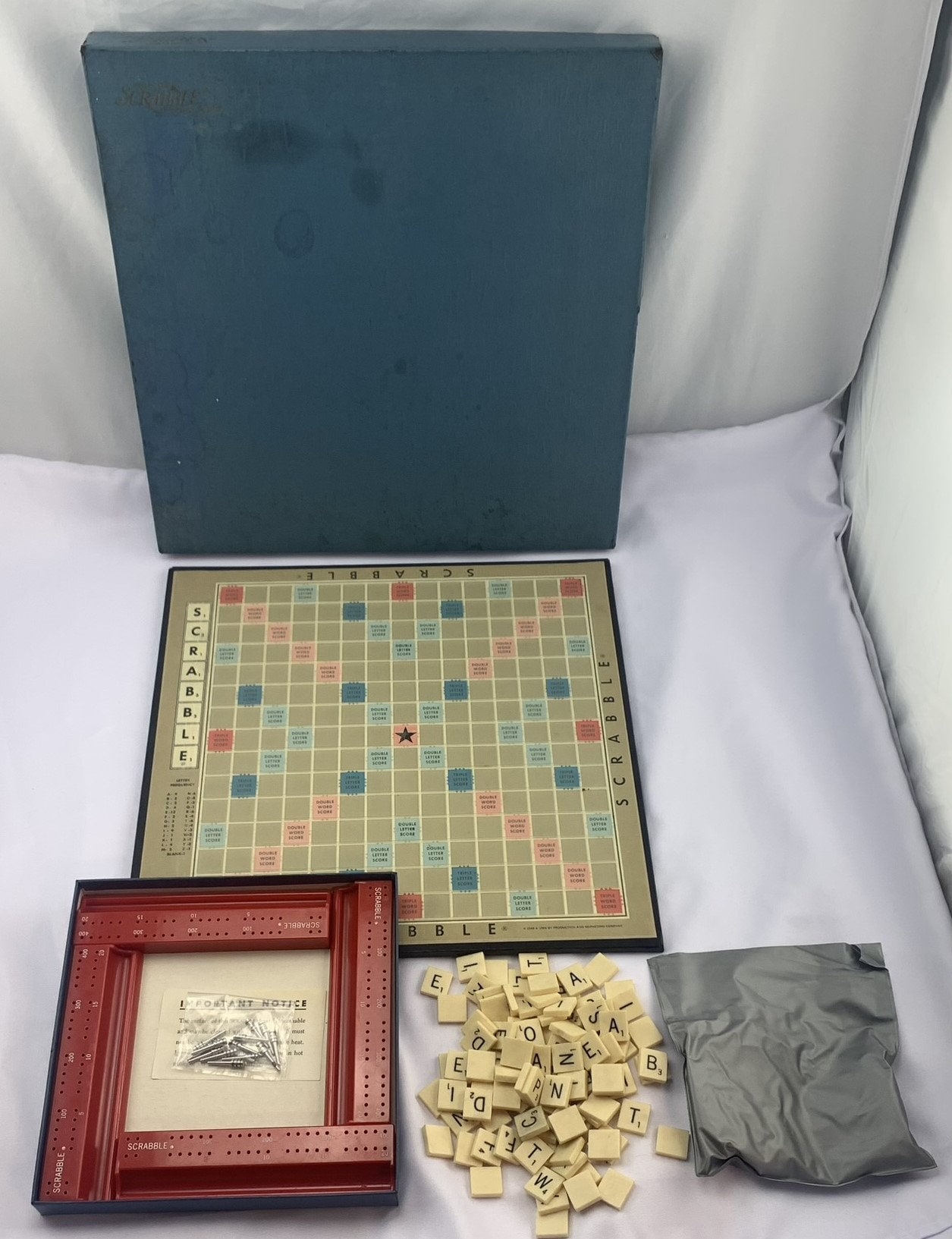 1977 Scrabble Deluxe 
