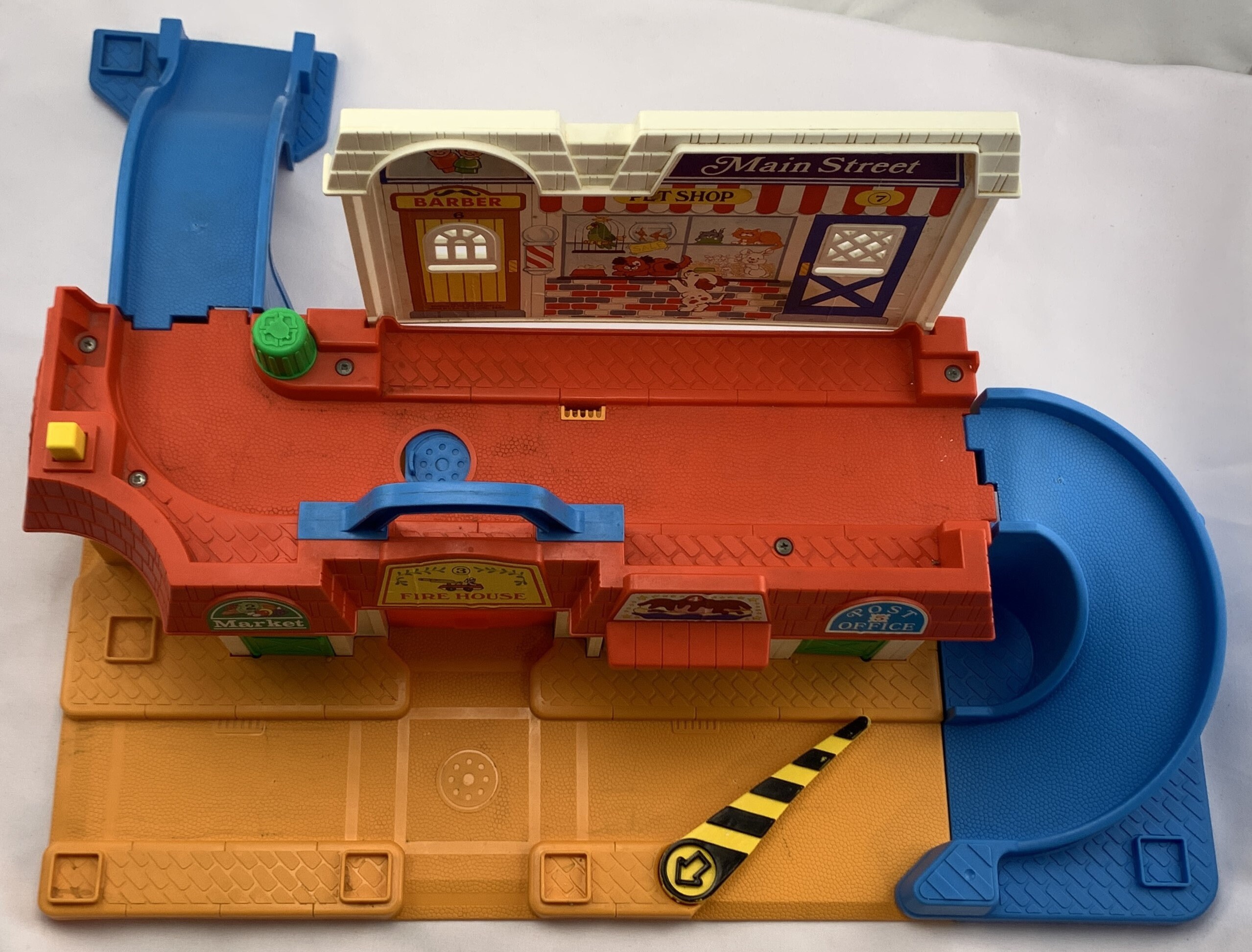 フィッシャープライス　メインストリート　1986年 Vintage Fisher Price Little People Main Street 1986 - Etsy