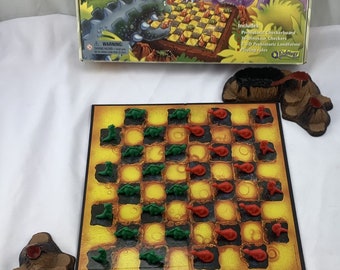 1989 Dino-Checkers Game by Educational Insights Complete in Great Condition FREE SHIPPING