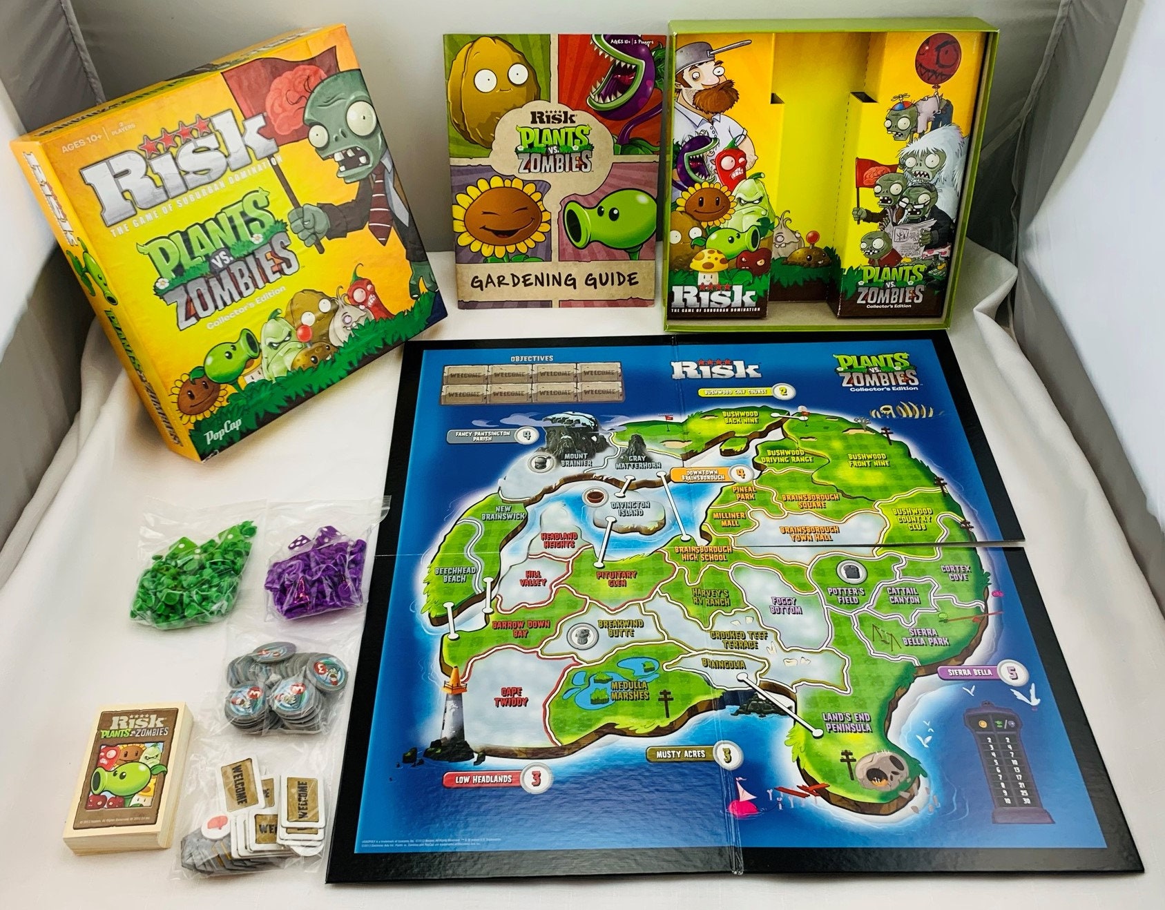 Risk: Plants vs. Zombies, Board Game