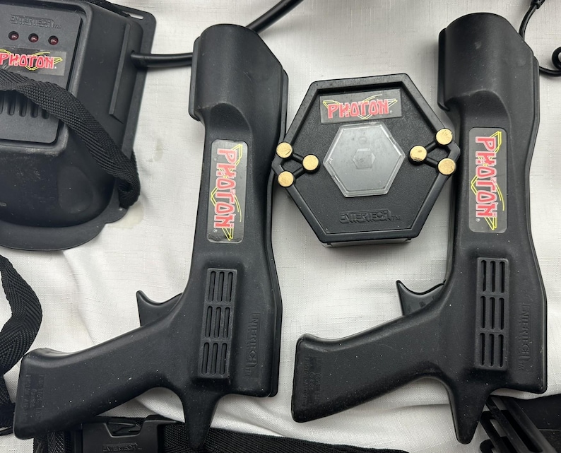 1986 Photon Electronic Warrior Battle Game Red and Green Working Great Condition FREE SHIPPING image 4