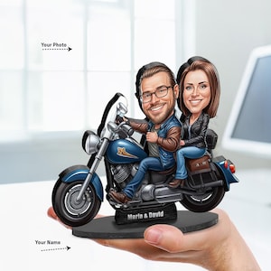 Gepersonaliseerde motorrijderscadeau | Aangepast karikatuurportret van stel op basis van jouw foto | Grappige cadeauset met jouw foto en naam | BA5570