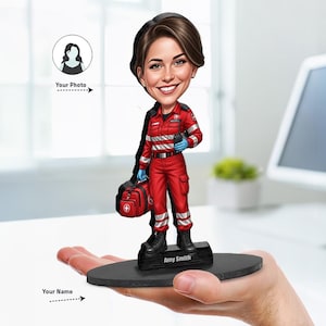 Personalisiertes Sanitäter Geschenk für Männer & Frauen | Lustige EMT Figur mit Name, Foto | Personalisierte Magnet, Schlüsselanhänger oder Auto Anhänger Andenken