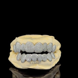 Full Set Fully Iced VVS Moissanite Grillz,8 Top & 8 Bottom Moissanite Grillz,Custom Hip Hop Grillz,925 Sterling Silver Grillz.