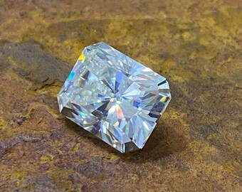 10 Carat White Radiant Cut Moissanite Stone, VVS1 Clarity