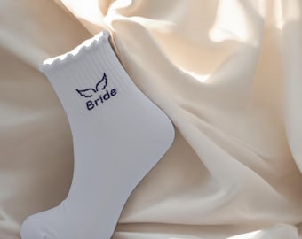 Personalisierte Rüschensocken - Individuell gestickte Damensocken, Braut- & Brautjungferngeschenk, Hochzeitsgastgeschenk, Benutzerdefinierte Logosocken