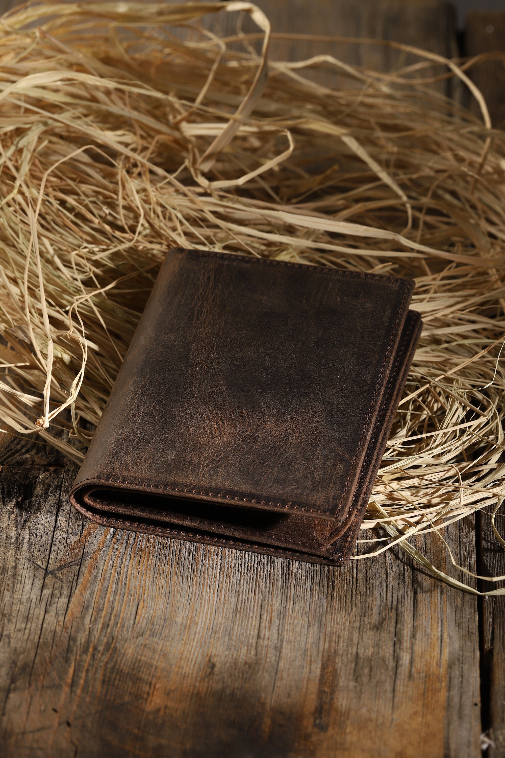 MunkiMix Personalizzati Foto Pelle Bifold Portafogli per Uomo Inciso Schizzo Immagine/Nome Iniziale/Testo Uomo Portafoglio Regali per Papà Fidanzato Marito Figlio (A1-Nome Iniziale, Leggero Marrone
