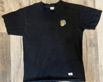 Friday Big-Worm Tee