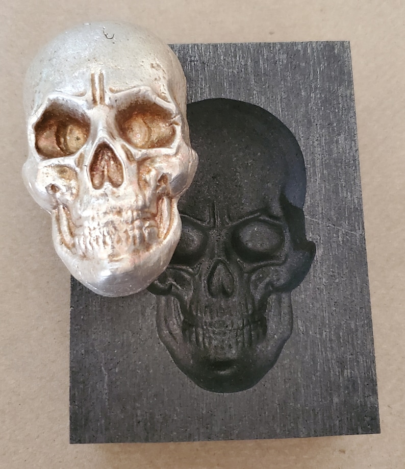 3D Graphite mold skull 10 ounce image 1