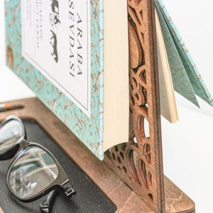 Custom Book Holder Stand, Book Nook, Perfect Gift for Readers ...