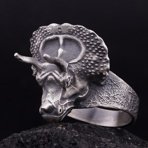 Triceratops ring store