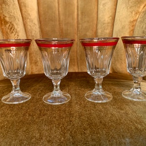 Lovely Set of 4 Crystal Footed Cordial Liqueur Glasses