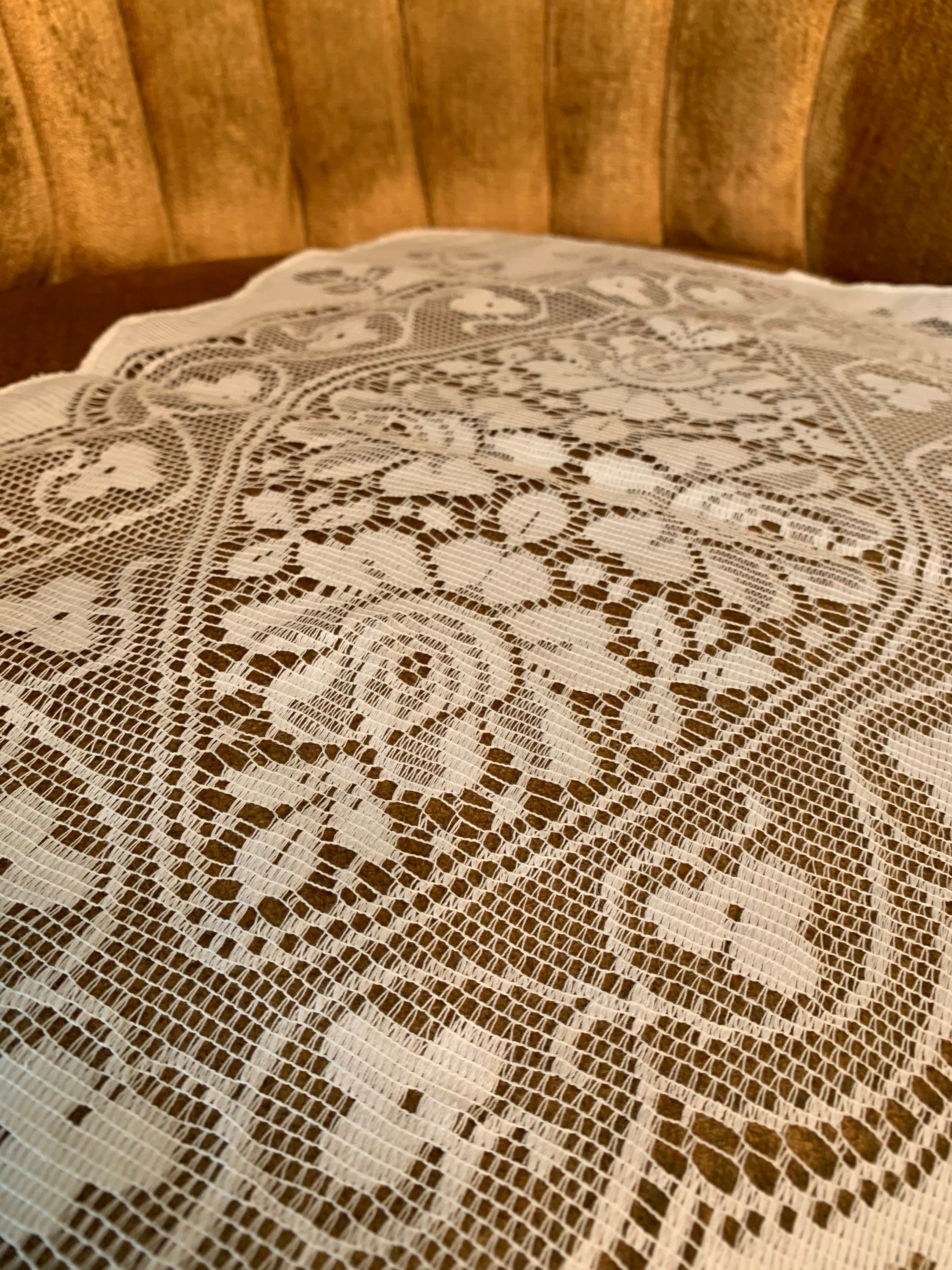 Set of 8 Vintage Lace Placements Table Linens 