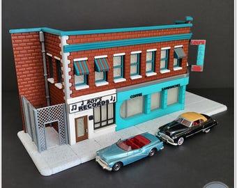 Diorama Retro del Café de Lou – Inspirado en una Icónica Escena de Viaje en el Tiempo