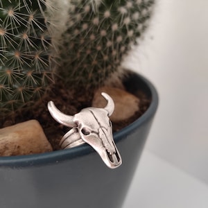 Hallowen, anillo hecho a mano con diseño de calavera de toro, anillo apilable de plata, joyería gótica de oro para hombres, joyería para mujeres, anillo ajustable unisex, regalo