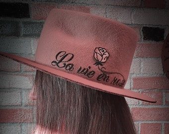 Custom embroidered hat • Pink cowboy hat • Pink cowgirl hat • Fitted hat custom • Custom fedora hat • Custom cowgirl hat • La Vie en Rose