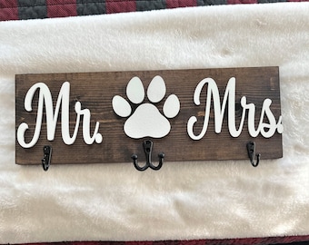 Mr Mrs Key and Dog Leash Holder for Wall | Engagement Gift| Dog Lover Entryway Decor | His Her and Dog gift | Housewarming gift