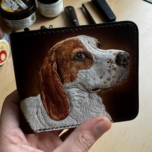 Carteira de couro beagle feita à mão, carteira personalizada para cachorro VegTan, presente para amantes de cães beagle, carteira de couro entalhado, beagle de couro feito à mão