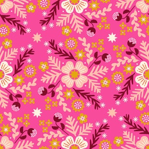 Könnte beinhalten: Ein rosa Hintergrund mit einem sich wiederholenden Muster aus weißen, rosa und gelben Blumen, Blättern und Sternen. Das Muster ist ein fantasievolles und fröhliches Design.