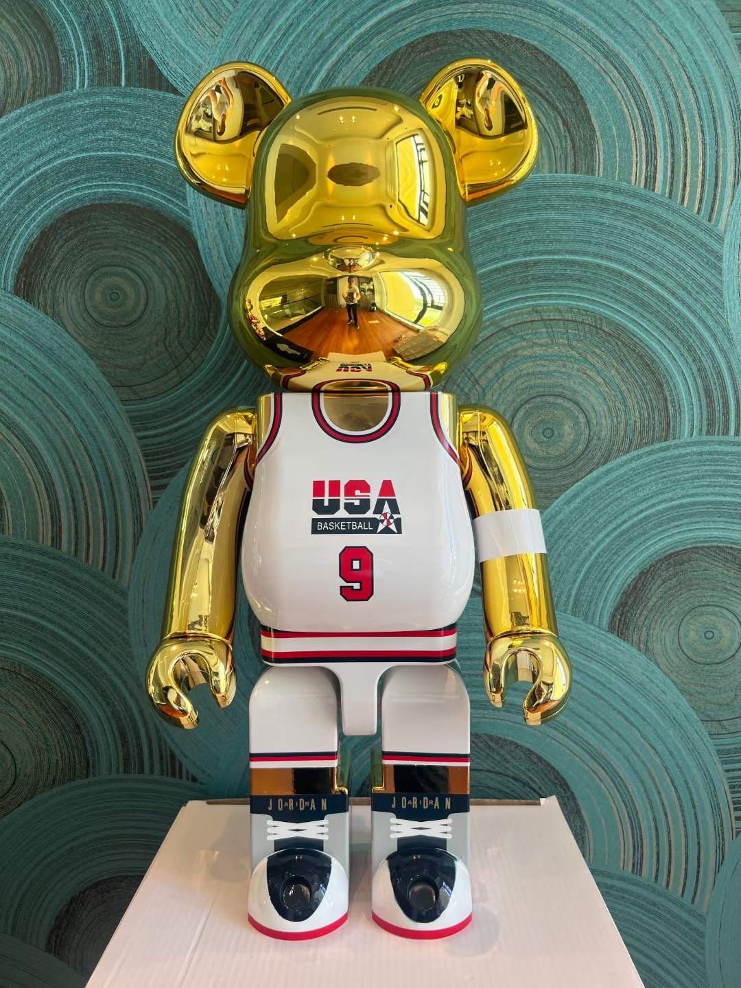 Kaws Bearbrick 