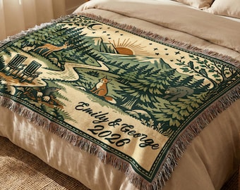 Manta tejida personalizada con temática de montaña y bosque para parejas, con nombres y fecha personalizados, tapiz romántico con motivos naturales para bodas, compromisos o aniversarios.