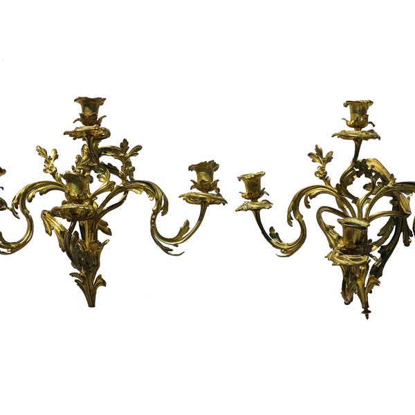 Paire de bougeoirs muraux baroques antiques en bronze