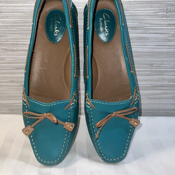 Clarks Artisan Women’s Leather Loafers Size 8.5 M Teal Flats EUC