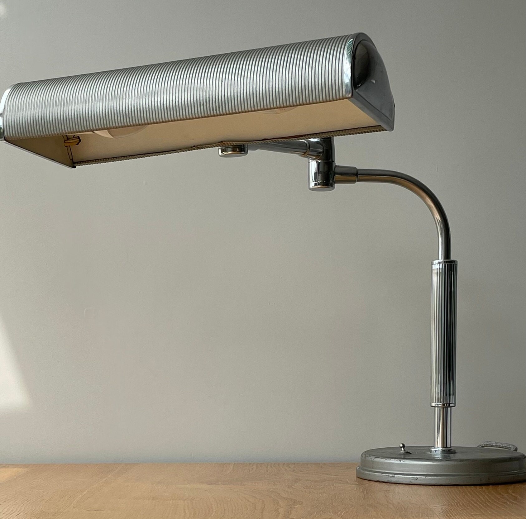 Eileen gray lamp deals