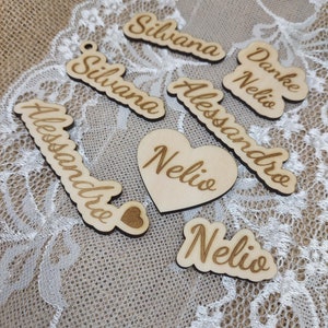 Personalisierte Schriftzüge aus Holz, Schriftzüge DIY, Namensschilder vintage, besondere Platzkarten, Namenschilder Hochzeit, Holzschrift